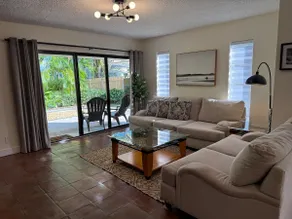 Private Home 1 mile from the Beach and Ave ! - Image 5