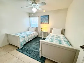 Adorable Vacation Home(12 min to the beach) - Image 4