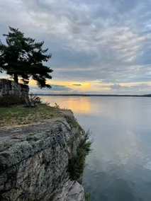 NEW! 3 Bedroom Black Lake Bluff Point 5/9-10/30 - Image 5