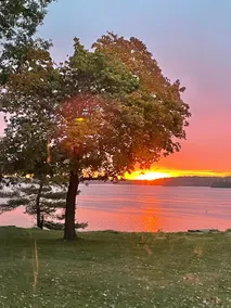 NEW! 3 Bedroom Black Lake Bluff Point 5/9-10/30 - Image 2