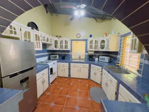 Spacious Haven: Your Open-Concept Retreat - Image 3