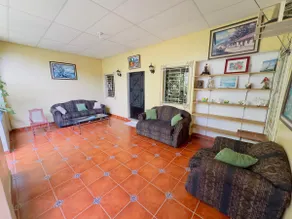Spacious Haven: Your Open-Concept Retreat - Image 4