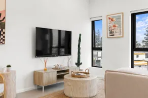 2 Bed, 2 Bath Ocean View Apt! Parking, 250m to Beach - Image 3