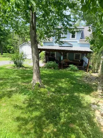 Adorable Cottage on the Lake - Image 2