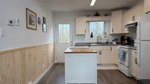 Nature’s Nest : Cozy 4 bedroom Cottage - Image 2