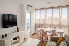 Renovated central apartment with garage - Image 5