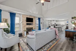 Gorgeous Glennfield with Pool! - Image 2