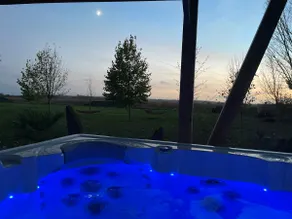 Along the Loire: massages, swimming pool and spa - Image 4