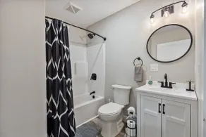 Cozy | 3 BR/2 Bath | Sleeps 8 | Quiet - Image 5