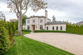Luxury French Villa in Water Mill - Image 4