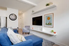 NEW 2BR Victoria Suite: Family, Pet, Work-Friendly - Image 5