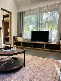 Tranquil One Bedroom Apartment - Image 2