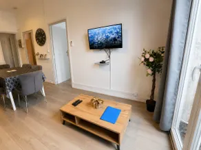 Béziers Centre: Charming, 2 Bedrooms, Air Conditioning - Image 4