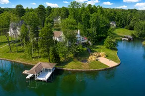 5BR Lakefront | Deck | Firepit | Dogs | Kayak - Image 2