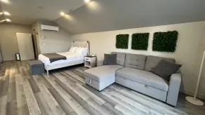 Beautiful loft with spa and heated garage! - Image 2