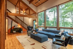 Berkshires Lakefront Stylish Retreat w/Gameroom - Image 2