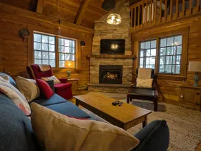 Lakside log cabin w/ kayaks & firepit - Image 4