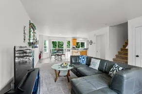 Stylish getaway near town, park and amenities! - Image 3
