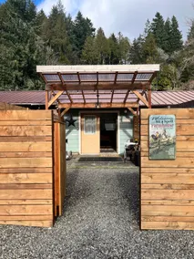 Peaceful “Sit a Spell” Farm Studio in the Woods - Image 2