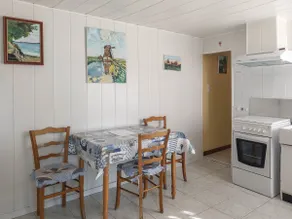Les Volets Bleus Cottage - Image 4