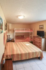 Les Volets Bleus Cottage - Image 2