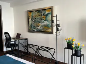 Executive suite, 2 queen beds, gym, in Interlomas - Image 3