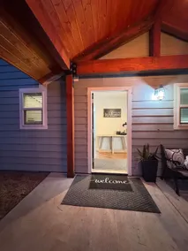 Charming Mountain Retreat w/ Spacious Deck - Image 4