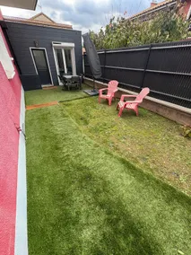 F1 bis overlooking a garden - Image 3