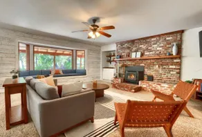 Mid Century Ranch / Hot Tub Yosemite destination - Image 2