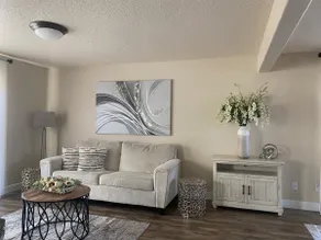 Home in Clackamas - Image 2