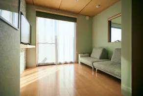 Scandinavian Style Where the Warmth of Wood and Light Come Together – Court House 950 [Building E] - Image 5