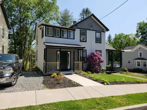 Delaware river fish/hunting Deposit Village Home - Image 3