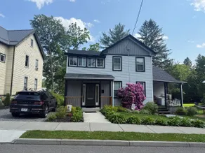 Delaware river fish/hunting Deposit Village Home - Image 2