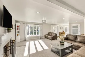 Luxury home with pool and a park! - Image 4