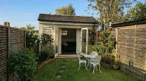 Garden room, central Winchester - Image 3