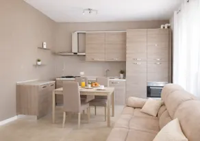 Spacious and modern apartment - Image 2