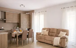Spacious and modern apartment - Image 4