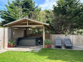 Pembrokeshire Near The Beach With A Heated Pool - Image 2