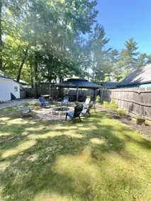 Sleeps 12 and just steps away from Sebago Lake - Image 3