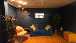 Gorgeous 95m² basement accommodation with billiards - Image 2