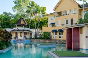 Apartment in Lakes Resort for 2 (4 Pools, Spa) - Image 2