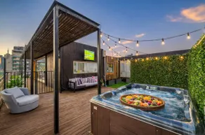 MCG Grand Royal Penthouse - Image 3