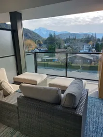BRAND NEW Oasis-Lakeside Paradise. - Image 5