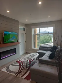 BRAND NEW Oasis-Lakeside Paradise. - Image 4