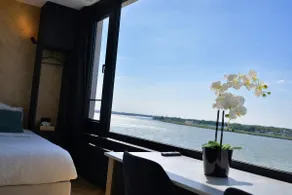 Panoramic Riverside suite 5 - Image 5