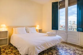 Girona-Costa Brava: Historical & Vintage (optional parking) - Image 2