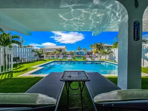 Reef Retreat 2 bed 2 bath w/private pool and 37 ft of dockage - Image 2