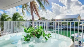 Reef Retreat 2 bed 2 bath w/private pool and 37 ft of dockage - Image 5