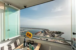 Dolphin Suite, beachfront. Frontline. - Image 3