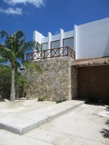 Oceanfront house in San Benito, Yucatan - Image 3